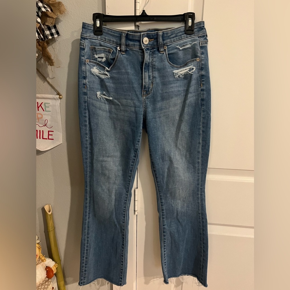 AE Hi-Rise Skinny Kick Crop Size 8 Short Jeans